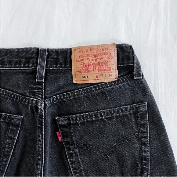 Vintage Levi’s 501s - Picture 9 of 9